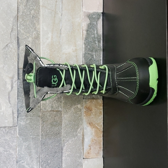 UGG Kids Butte II Cwr Snow Boot - Picture 10 of 11